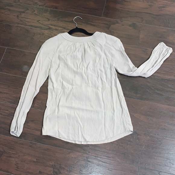 Boden, Gorgeous Long Sleeve Blouse, V-Neck w/Optional Closure, sz 2 - Picture 7 of 11